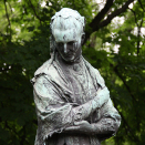 Gustav Vigeland har laget statuen, som ble avduket i 1911. Foto: Liv Osmundsen, Det kongelige hoff.